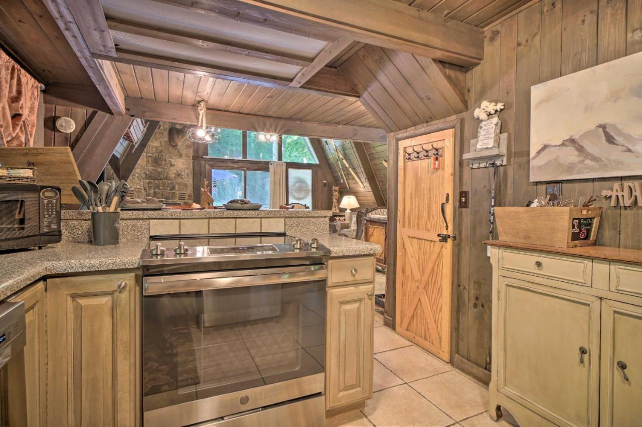 Snuggle Inn In The Heart Of Chalet Village! Gatlinburg Kültér fotó