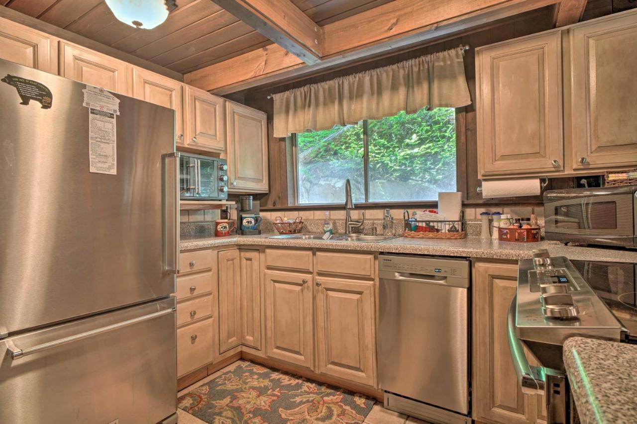 Snuggle Inn In The Heart Of Chalet Village! Gatlinburg Kültér fotó